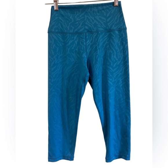 Sweaty Betty Tiger Print All Day High Waist Embossed Cropped Leggings Blue - Picture 3 of 9